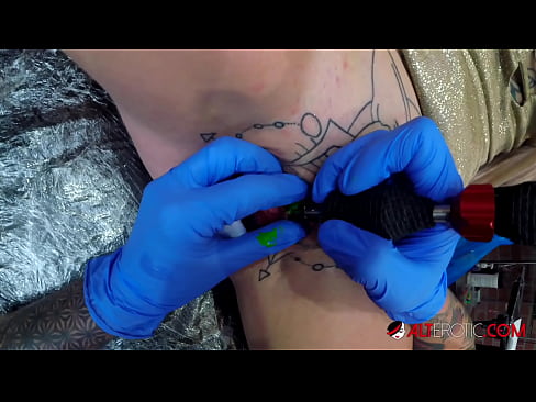 ❤️ Sully Savage-k izugarri tatuatu zuen klitorian tatuaje bat egin zuen ❤️❌ Kalitatezko sexua %eu.pornfuror.ruan ﹏
